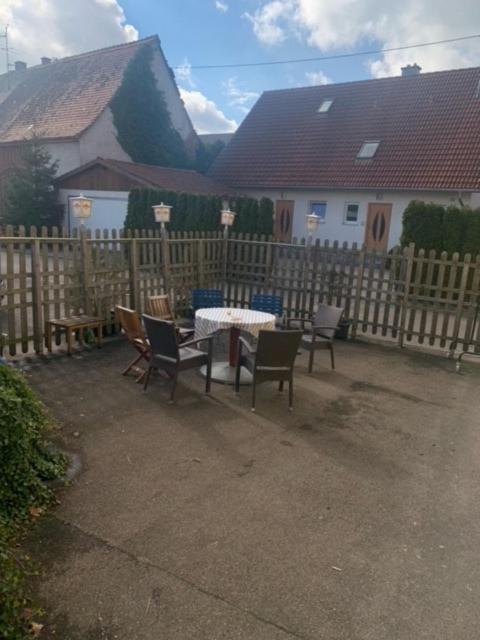 Bed and Breakfast Kreuz! Einfach. Guenstig. Schlafen. Ulma Esterno foto